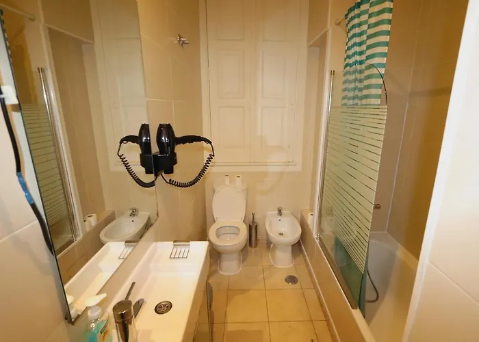 ゲストハウス シティ センター 2*