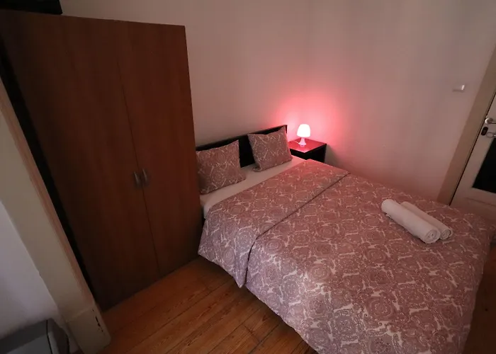 シティ センター ゲストハウス 2*